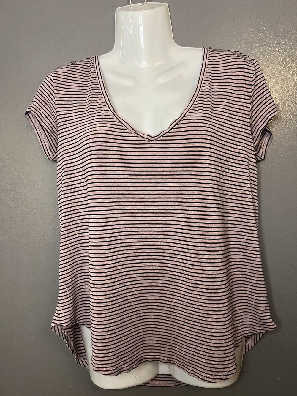 American Eagle Soft & Sexy Shirt Womens Small Pink Stripe V Neck Stretch Tee Top